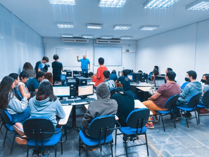 Jovens de Campo Grande podem se inscrever em curso gratuito de manutenção de computadores