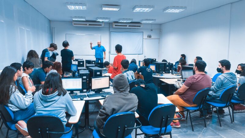 Jovens de Campo Grande podem se inscrever em curso gratuito de manutenção de computadores