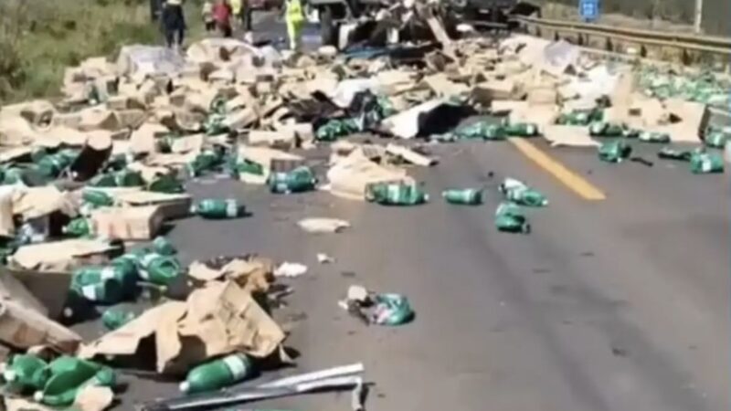 BR-158 é totalmente liberada após acidente entre carretas que matou dois motoristas