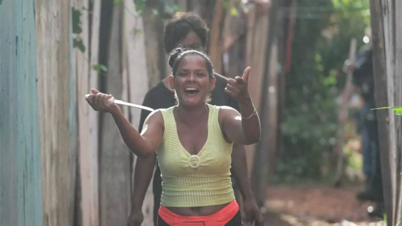 Briga entre familiares de vizinhos deixa feridos após desentendimento envolvendo criança em Campo Grande