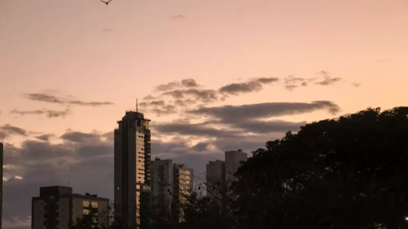 Calor de até 43°C e risco de tempestades marcam a previsão do tempo em Mato Grosso do Sul