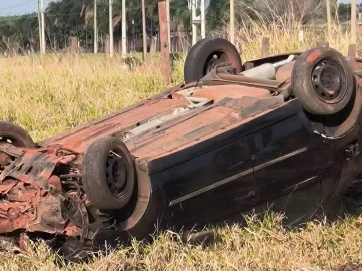 Motorista é encontrado morto a metros de carro capotado em estrada de MS