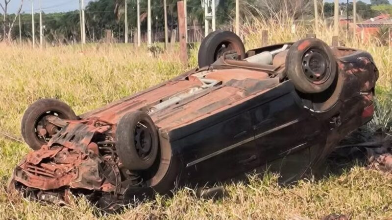 Motorista é encontrado morto a metros de carro capotado em estrada de MS