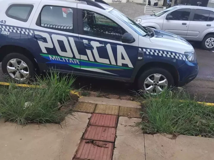 Homem é baleado durante caminhada e busca socorro na casa de parente