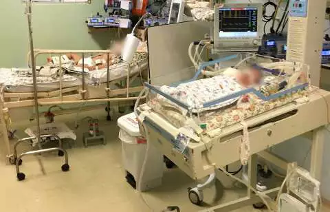 Quatro crianças aguardam cirurgia cardíaca enquanto Santa Casa enfrenta impasse há 30 dias