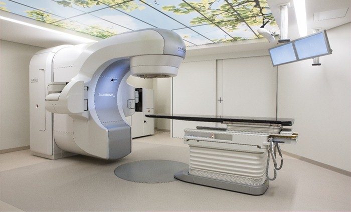 Plano de saúde é obrigado a bancar radioterapia de idoso com câncer após negativa de cobertura