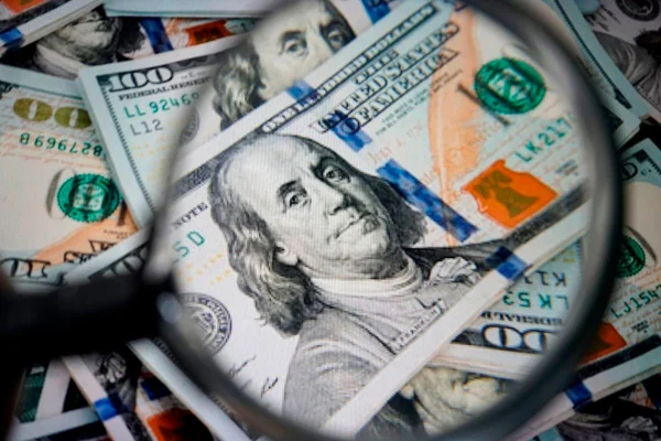 Dólar sobe e fecha acima de R$ 5,08 em meio a preocupações com a inflação dos EUA