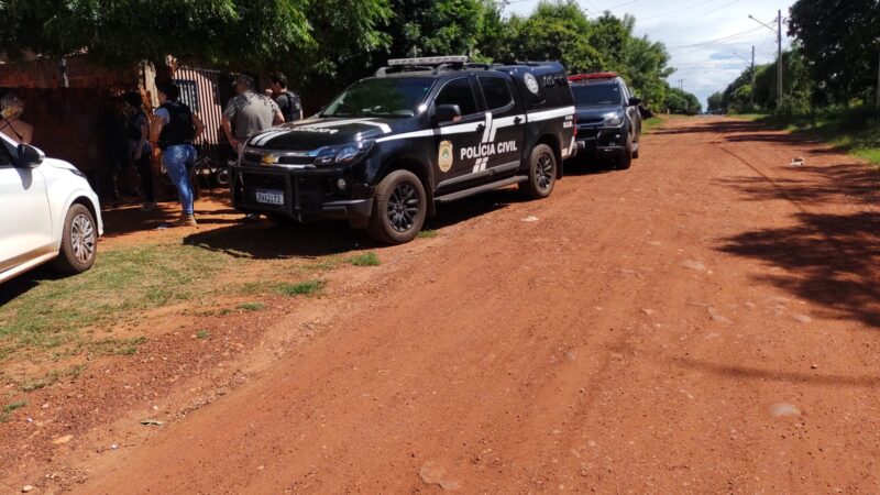 Homem é morto a tiros enquanto tomava tereré com familiares