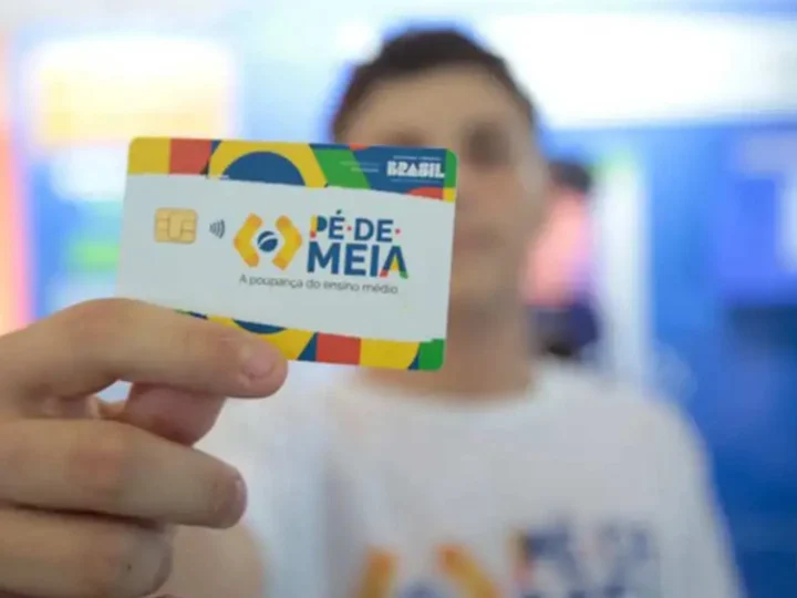 Pé-de-Meia paga parcela de R$ 200 nesta segunda; veja calendário de outubro