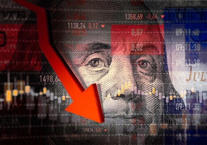 Dólar recua para R$ 5,04 e Bolsa fecha em queda com mercado atento à economia