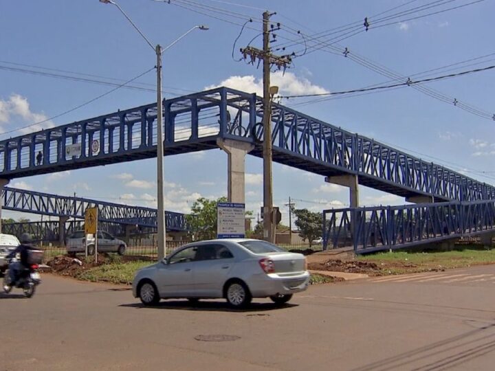 Passarela é liberada para pedestres em trecho perigoso de Dourados
