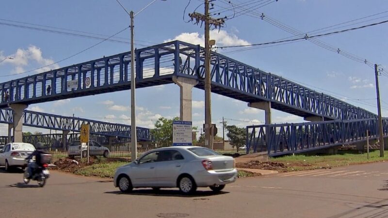 Passarela é liberada para pedestres em trecho perigoso de Dourados