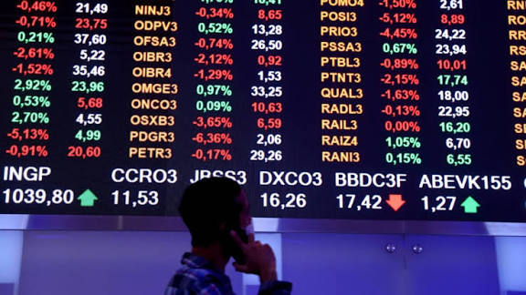 Dólar sobe pelo segundo dia seguido e Bolsa brasileira recua 1,15%