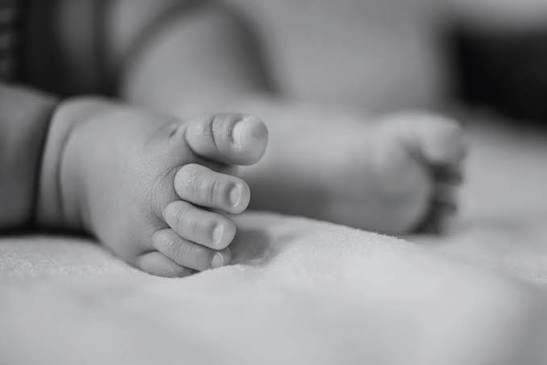 Bebê de 23 dias morre após passar mal durante amamentação em Campo Grande