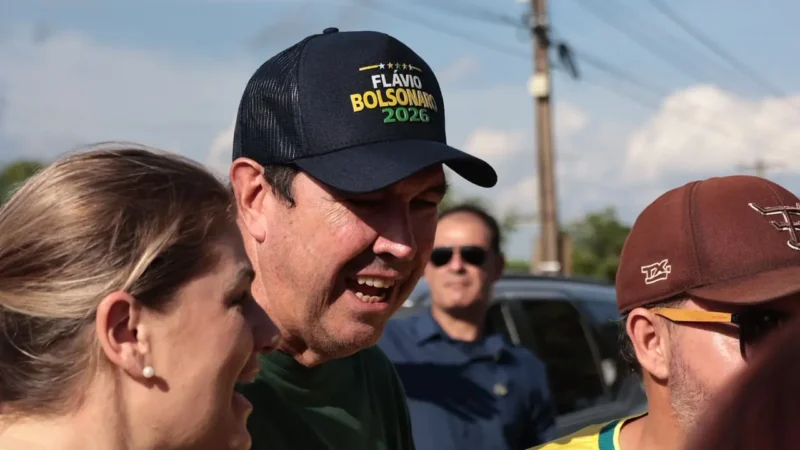 Riedel participa da mobilização de eleitores em ato pró-Flávio Bolsonaro em MS