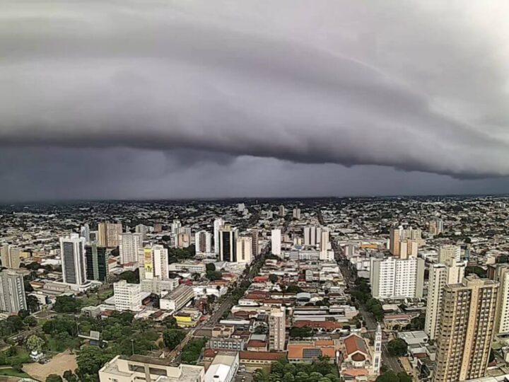 Chuva forte e ventania colocam Campo Grande em alerta a partir desta noite