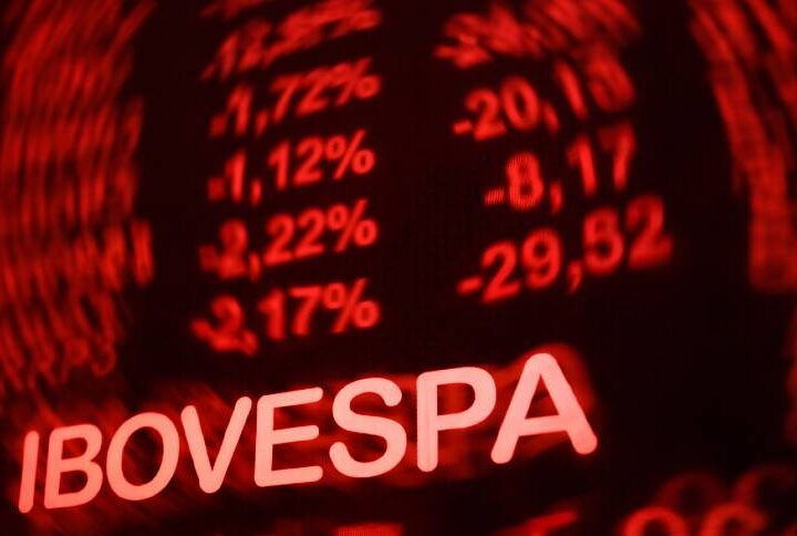 Ibovespa cai 2,68% pelo terceiro pregão seguido e fecha aos 171 mil pontos